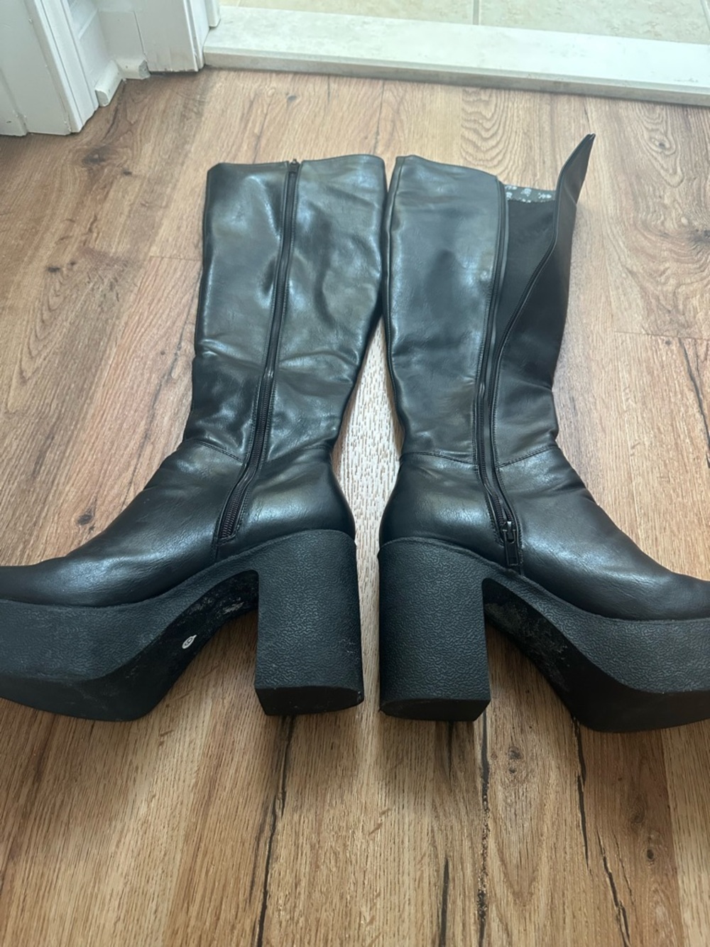 La Moda Women’s Black Platform Knee-High Boots - Picture 6 of 7